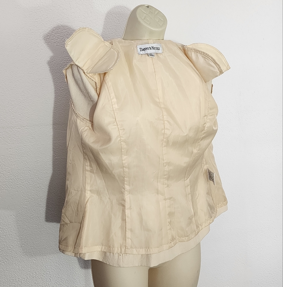 Danny & Nicole Chic Blazer with Textured Bead And Faux Pearl Collar Cream Size 8 - Picture 13 of 17